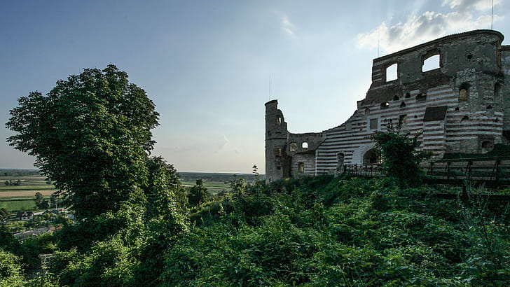 janowiec castle