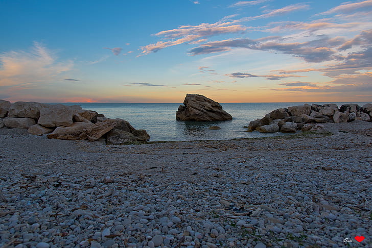 grey stone near shoreline during daytime, sea, beach, nature, HD wallpaper