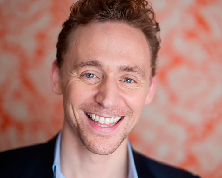 man's face, tom hiddleston, actor, photo shoot, smile, smiling