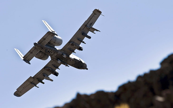 gray airplane, white jet plane flying under blue sky at daytime, HD wallpaper