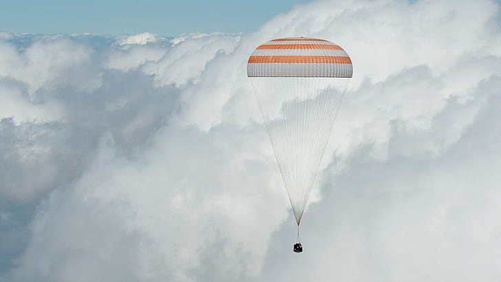 Roscosmos, NASA, Soyuz, parachutes