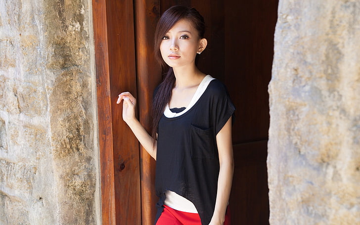 Pure seductive beauty outdoor pictures Desktop Wal.., women's black and white scoop-neck tops and red bottoms