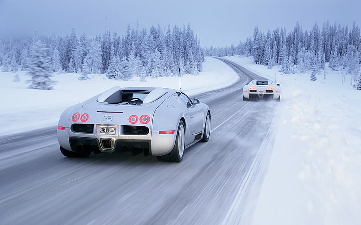 silver Buggati on snowy road, Bugatti Veyron, car, winter, vehicle, HD wallpaper