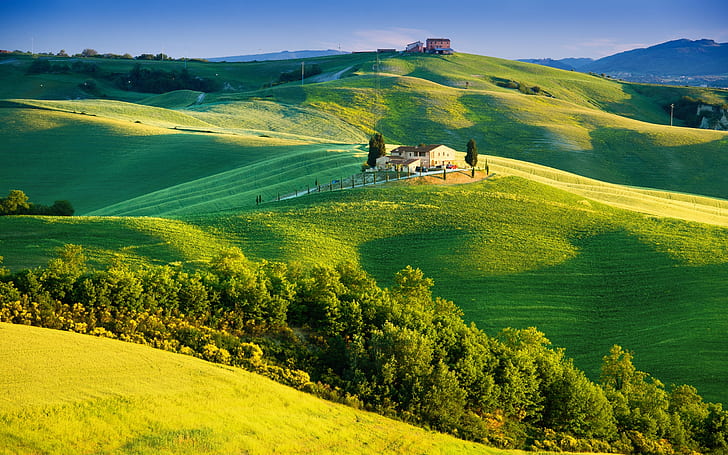 Italy, Tuscany, sunlight, summer, countryside, trees, sky, green fields, HD wallpaper