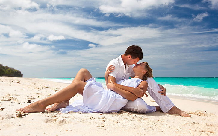 Love romance-kiss-summer-sea-beach-Romantic couple-HD Wallpapers for Mobile phones-Tablet and PC-1920×1200