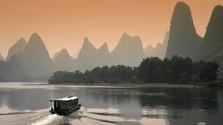 Limestone Karst Skyline over Li River at Dusk in Guilin, China HD, HD wallpaper