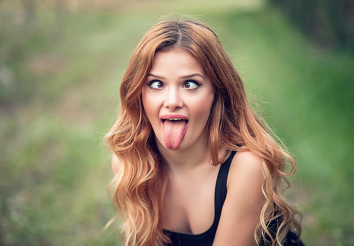 humor, face, tongues, women, model, eyes, tongue out, brunette, HD wallpaper