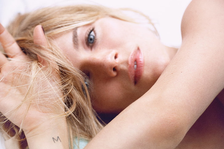 Sienna Miller, women, actress, model, blonde, blue eyes, looking at viewer, HD wallpaper