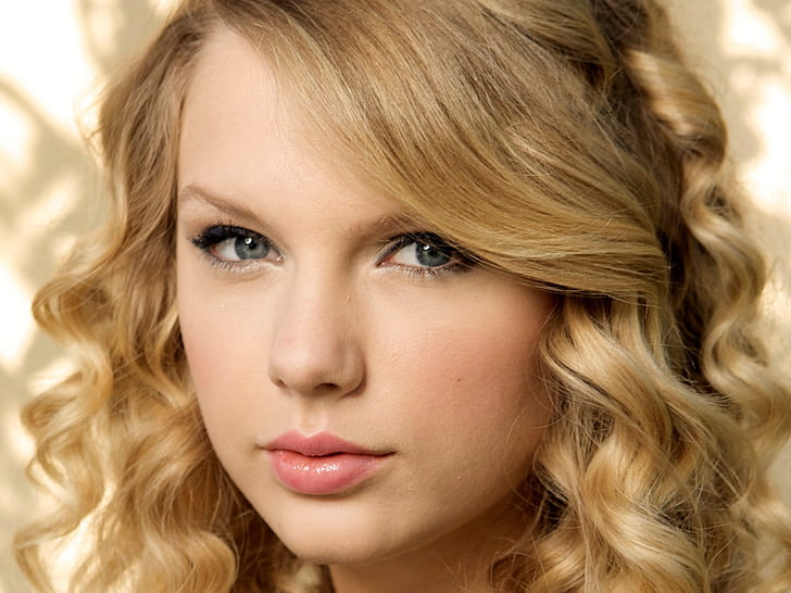 Taylor Swift Celebrities Star Girl Long Hair Curly Hair Face Blonde Blue Eyes Beauty Women S Pink Lipstick   Preview 
