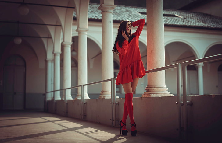 women's red long-sleeved dress, brunette, women outdoors, balcony, HD wallpaper