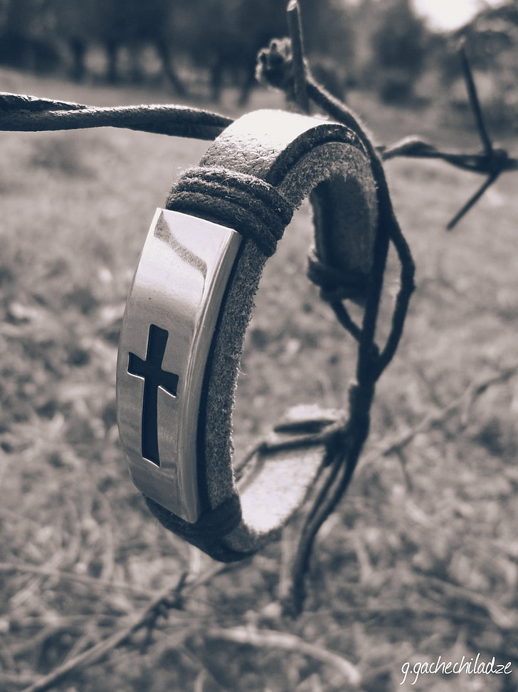leather bracelet with silver, cross, fence, monochrome, crucifix, HD wallpaper