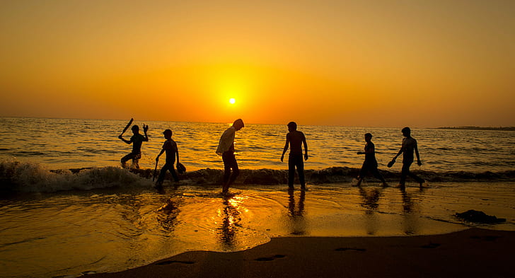 silhouette of mans standing seashore during sunset, beach cricket, HD wallpaper