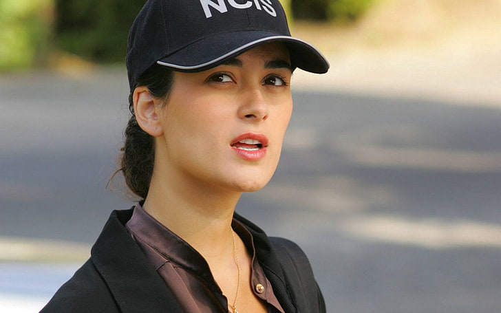 women's black fitted cap, cote de pablo, brunette, face, hat