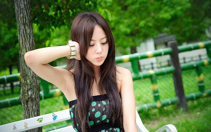Pure beauty MM mikao desktop wallpaper 08, women's black and green tube top