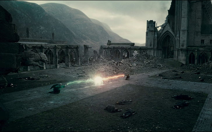 harry potter voldemort fighting magic hogwarts death battle at hogwarts