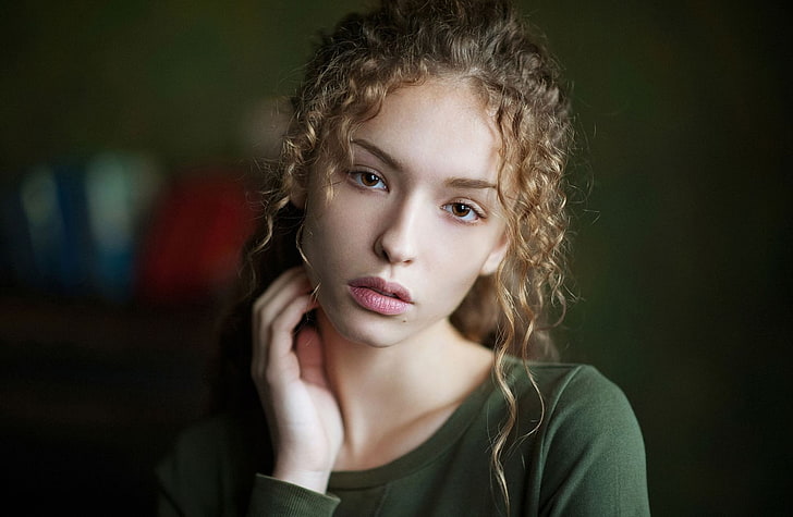 Maxim Maksimov, women, curly hair, looking at viewer, face, HD wallpaper