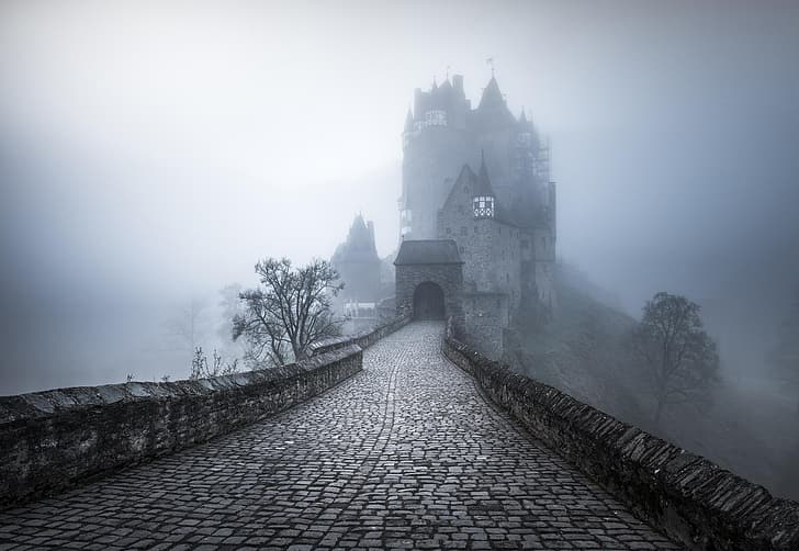 Castle Eltz, Germany, cobblestone, mist