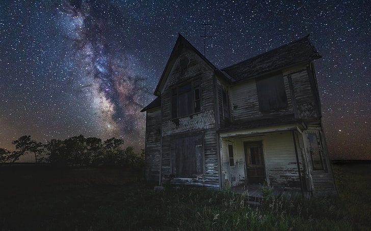 brown and white wooden house, nature, landscape, abandoned, starry night, HD wallpaper