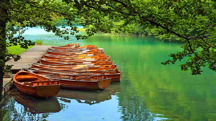 Boats At Plitvice Lakes National Park, Croatia, HD wallpaper