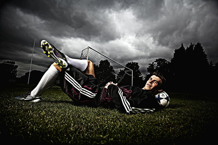 Gareth Bale, Real Madrid, Lying Down, Grass, Smile, men's black and white long sleeve soccer jersey