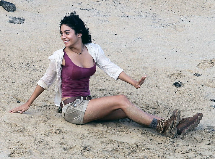 Actresses, Vanessa Hudgens , one person, full length, smiling