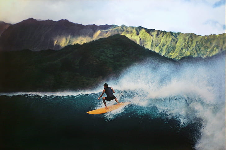 man riding surf on sea near mountain, hawaii, hawaii, Surfer, HD wallpaper