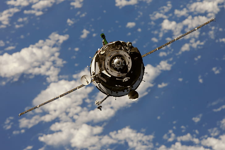 space, antenna, the docking station, Soyuz TMA-01M