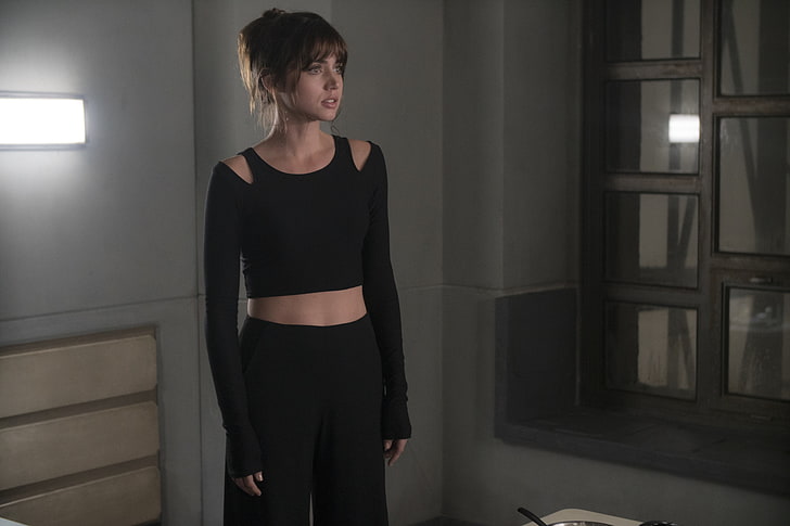 Ana De Armas In Blade Runner 2049, standing, one person, indoors