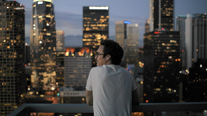 men's white t-shirt, Joaquin Phoenix, Her (movie), building exterior