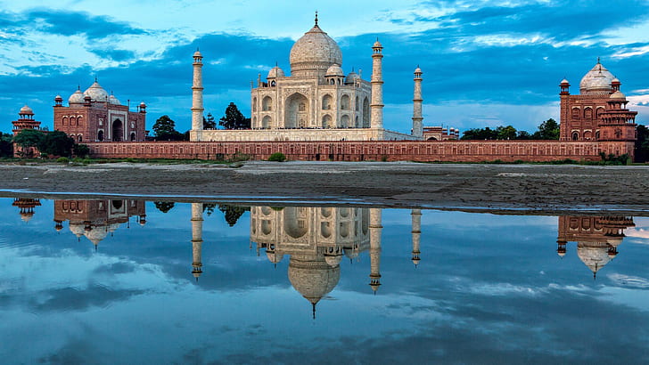 Taj Mahal Mausoleum on the south bank of the Yamuna River in the Indian city of Agra in India HD wallpaper 3840×2160