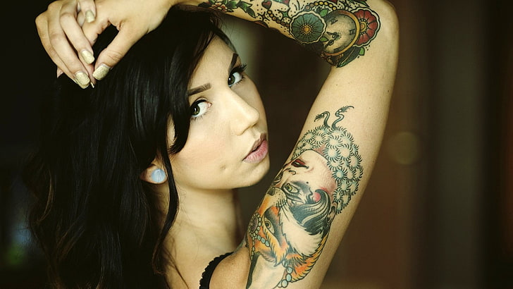HD wallpaper: dark hair, women, green eyes, tattoo, face, model, looking  back | Wallpaper Flare