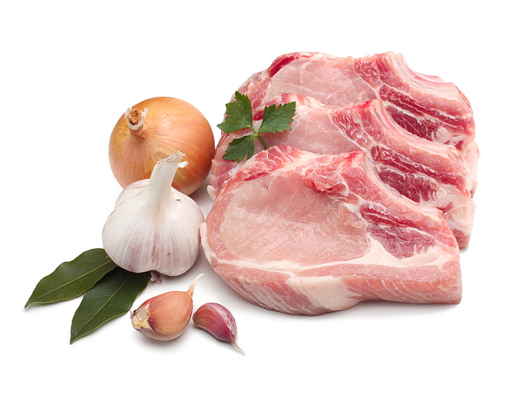 several raw meat cuts with spices, chicken, onion, garlic, bay leaf, HD wallpaper