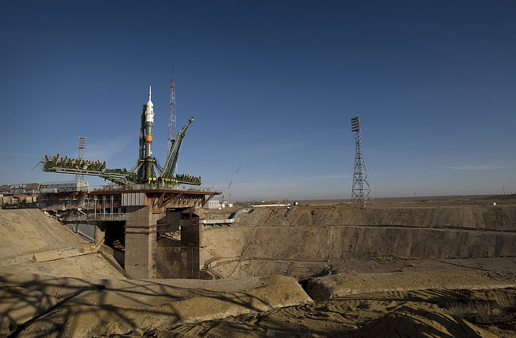 rocket, Soyuz, Baikonur Cosmodrome, Gagarin`s launchpad, sky, HD wallpaper