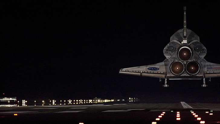 gray NASA space shuttle, Endeavour, Space Shuttle Endeavour, landing, HD wallpaper