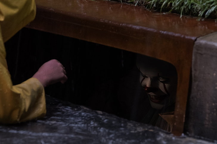 Movie, It (2017), Clown, Pennywise (It), wood - material, human body part