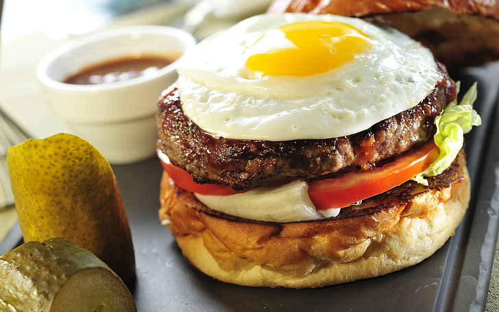 burger patty with egg and tomatoes, burgers, sandwiches, eggs