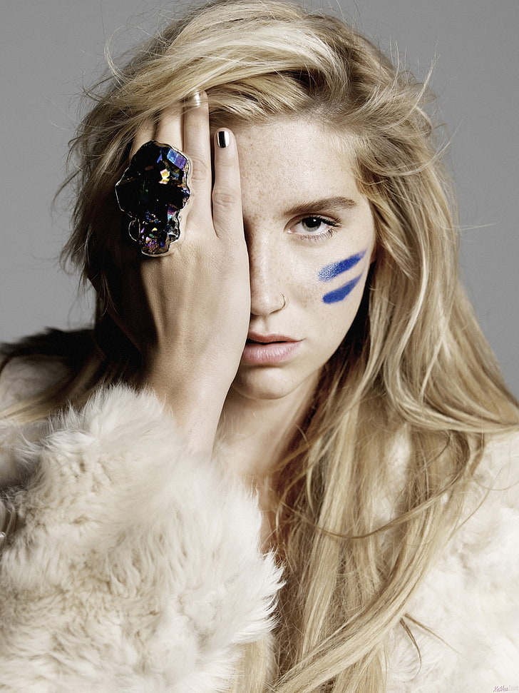 Kesha, women, singer, blonde, hand on face, fur, fur coats