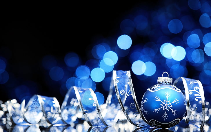 blue and gray ribbon and bauble selective focus photography, Christmas, HD wallpaper