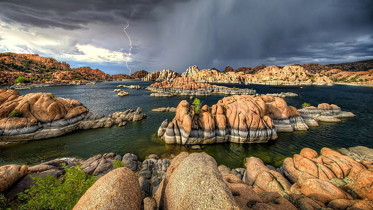 Beautiful HD Wallpaper-lake-islands of rock-dark storm cloud, lightning-Watson Lake, Near Prescott, Arizona Wallpaper