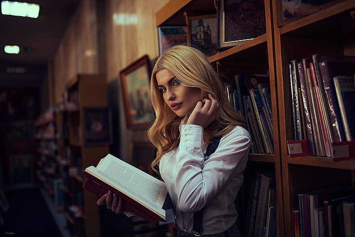 HD wallpaper: blonde, book, depth, field, girl, library, model, woman ...