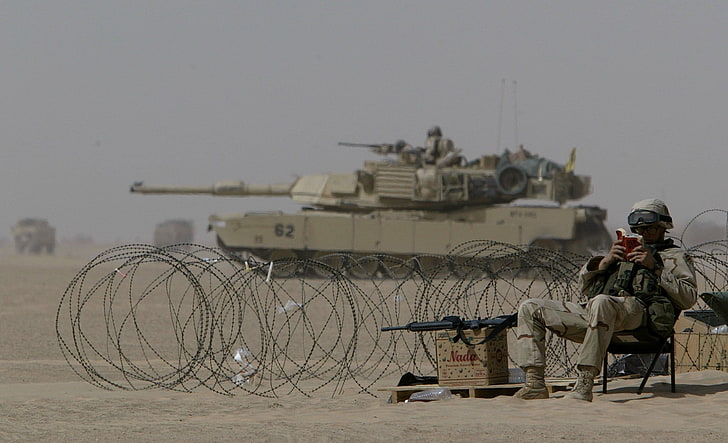 gray metal fence, soldiers, reads, abrams, m1a2, military, transportation, HD wallpaper