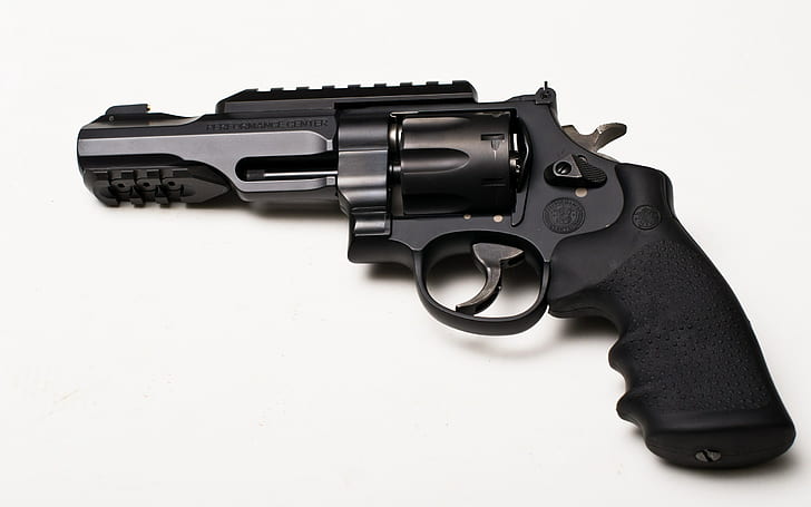 smith and wesson revolver