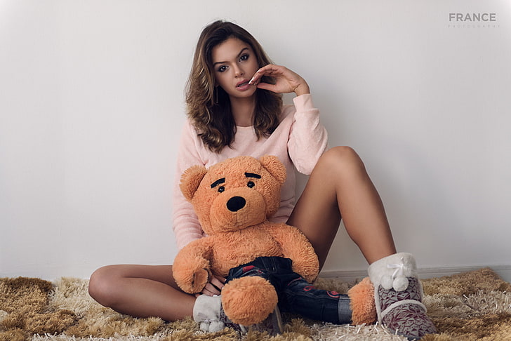women, tanned, sitting, portrait, wall, teddy bears, toy, stuffed toy