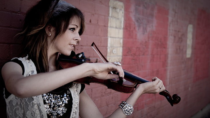 Lindsey Stirling, violin, musical instrument, wall, bracelets, HD wallpaper