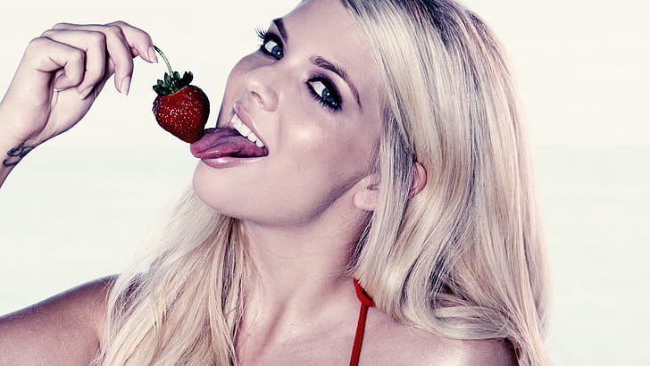 tongues, red bikinis, Jana Jordan, strawberries, HD wallpaper