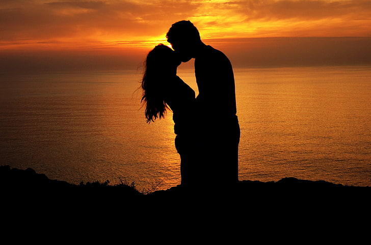 HD wallpaper: silhouette of man and woman kissing, silhouettes, couple, love | Wallpaper Flare