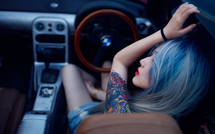 floral shoulder tattoo, blue hair, Japanese, dyed hair, women
