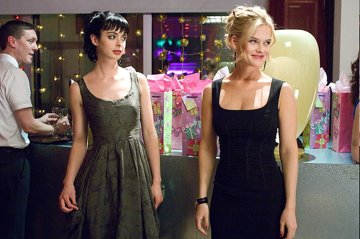 Alice Eve, Krysten Ritter, Shes Out Of My League, fashion, dress