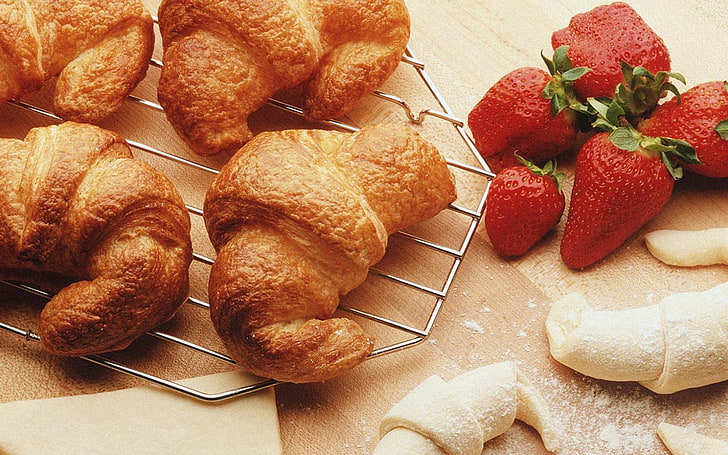 five red strawberries and baked croissant, strawberry, croissants, HD wallpaper