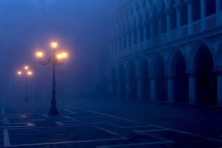 *** Italy - Venice - Piazza San Marco ***, two street lamp posts, HD wallpaper